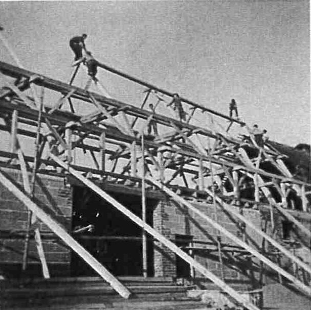 Georgs Opa auf dem Dach 1963 Bild 2